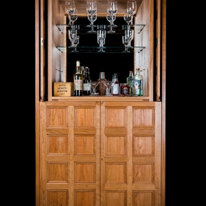 Cocktail_Cabinet_Cherry_02